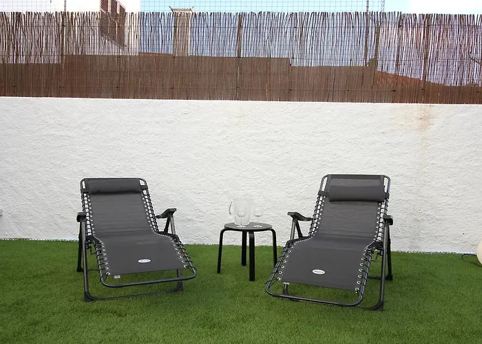 Pdl House Garden Semesterbostad *